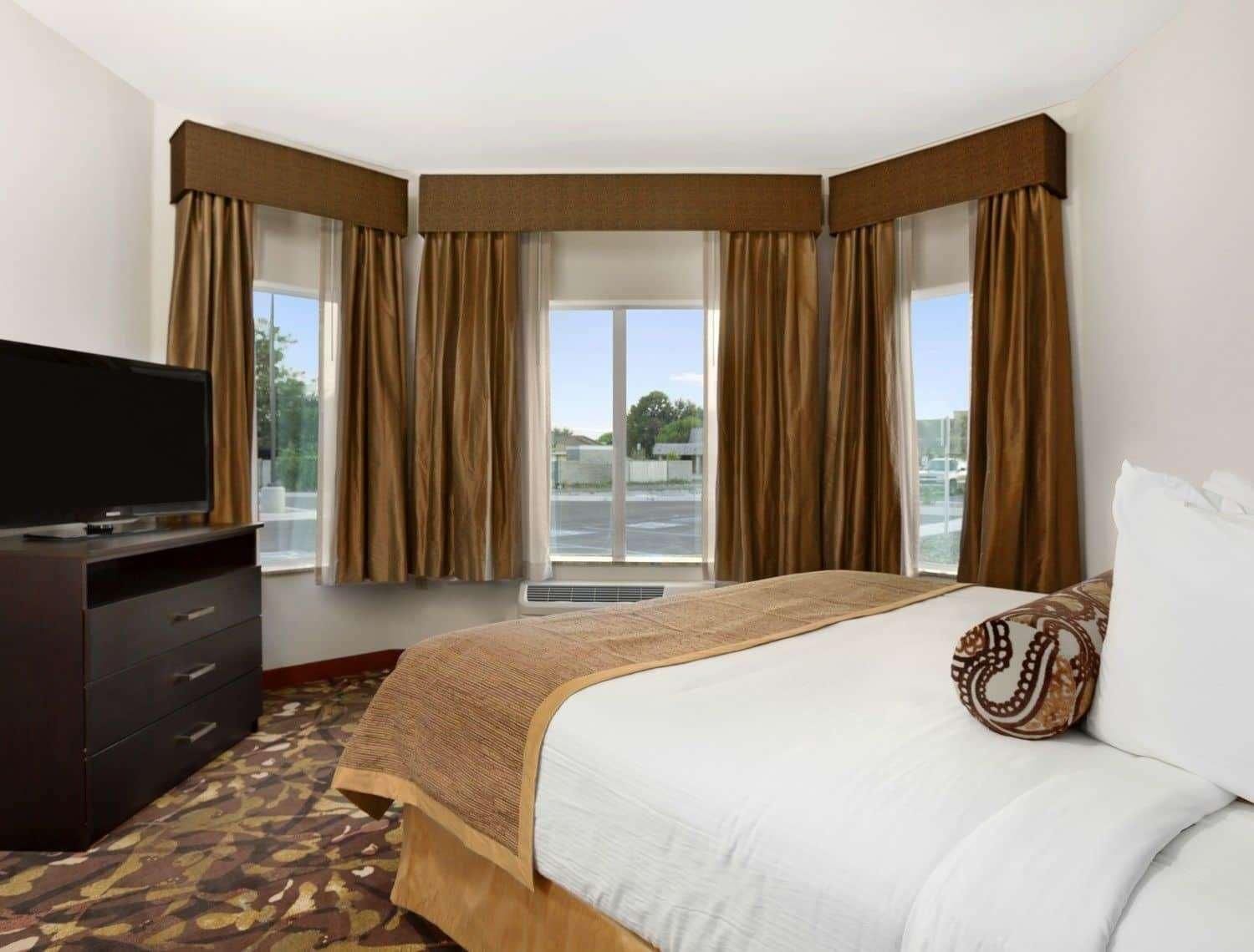 Baymont By Wyndham Hobbs Hotel Exterior photo