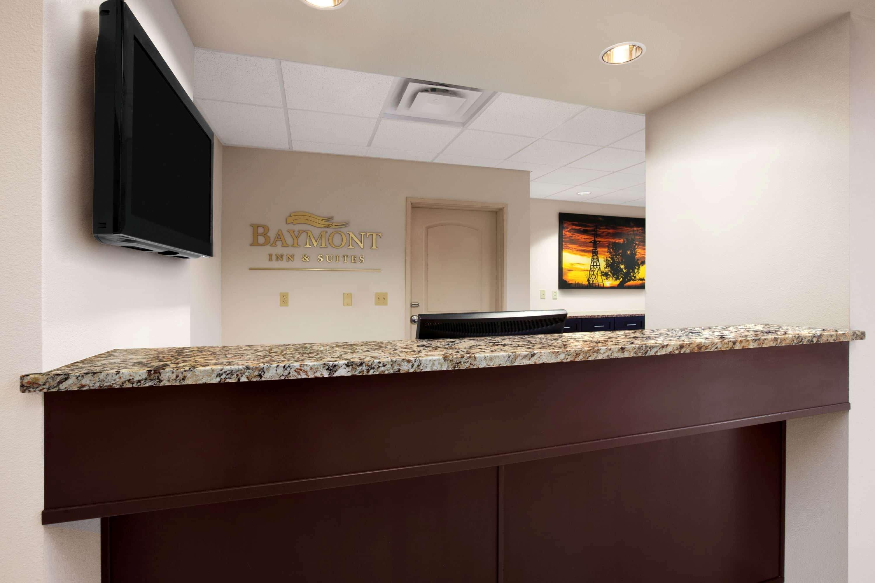 Baymont By Wyndham Hobbs Hotel Exterior photo
